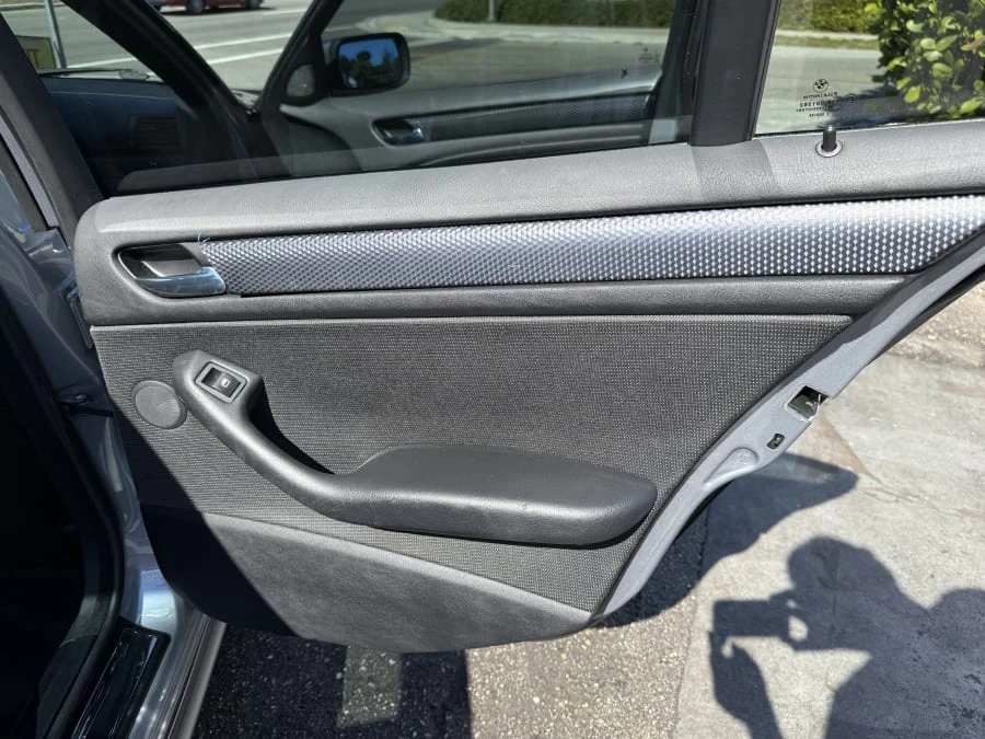 2005 BMW E46 330i & 330Ci - Image 19 of 26