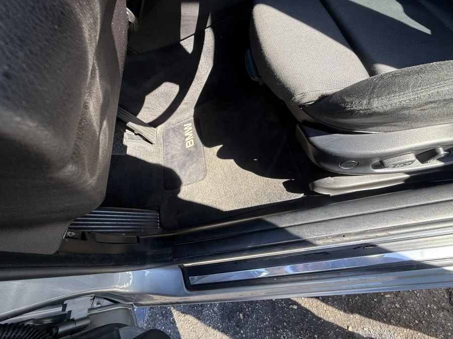 2005 BMW E46 330i & 330Ci - Image 17 of 26