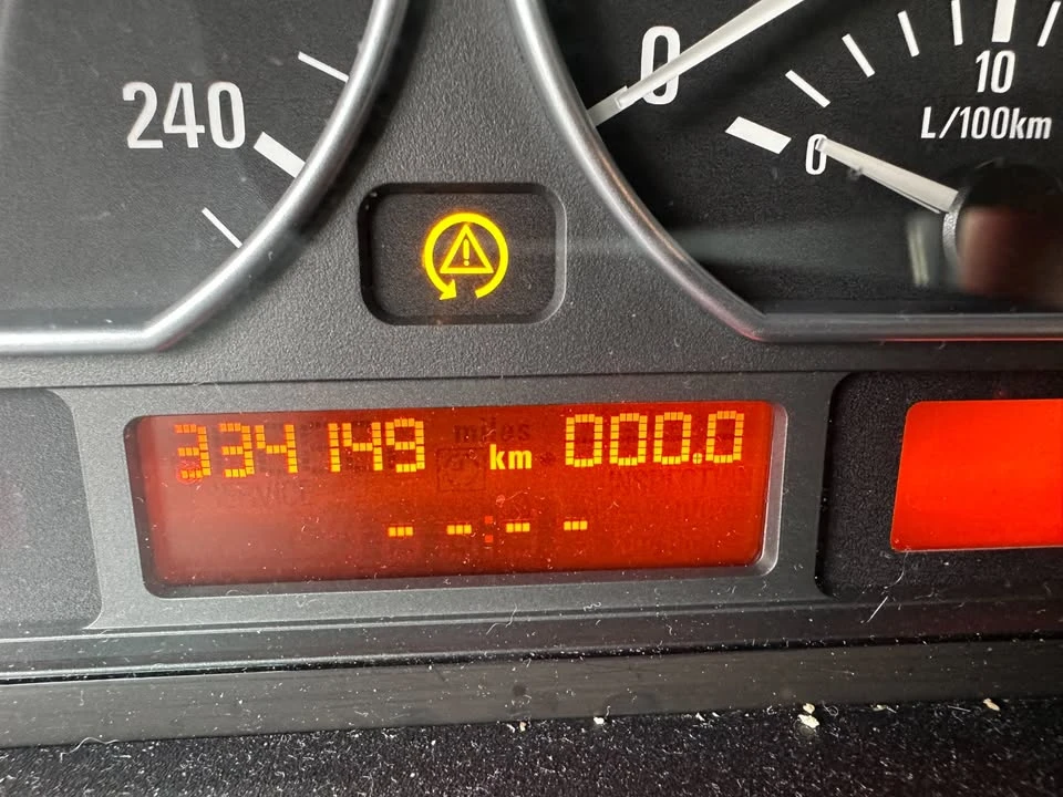 2005 BMW E46 330i & 330Ci - Image 5 of 8