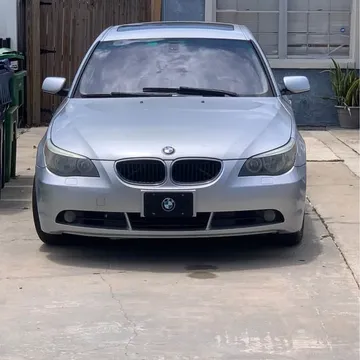 2005 BMW 5 Series 525xi Sedan 4D