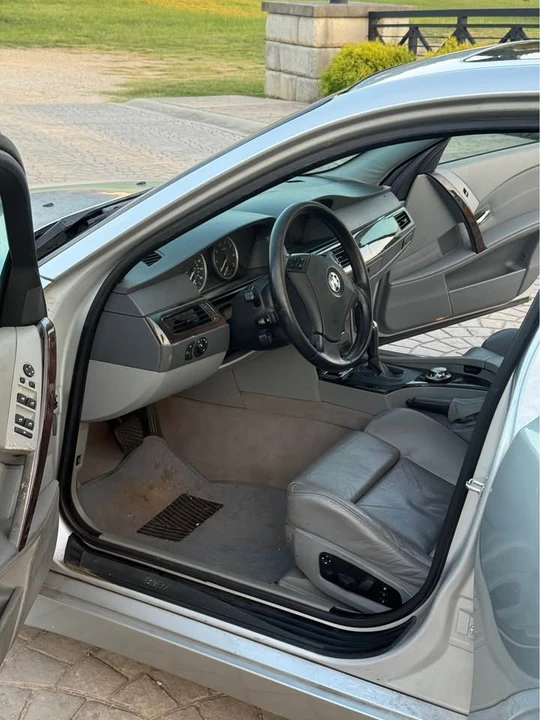 2005 BMW E60 5 Series Sedan - Image 11 of 20