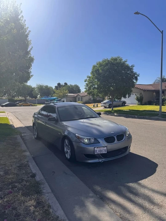 2005 BMW E60 545i & 550i Sedan - Image 5 of 9