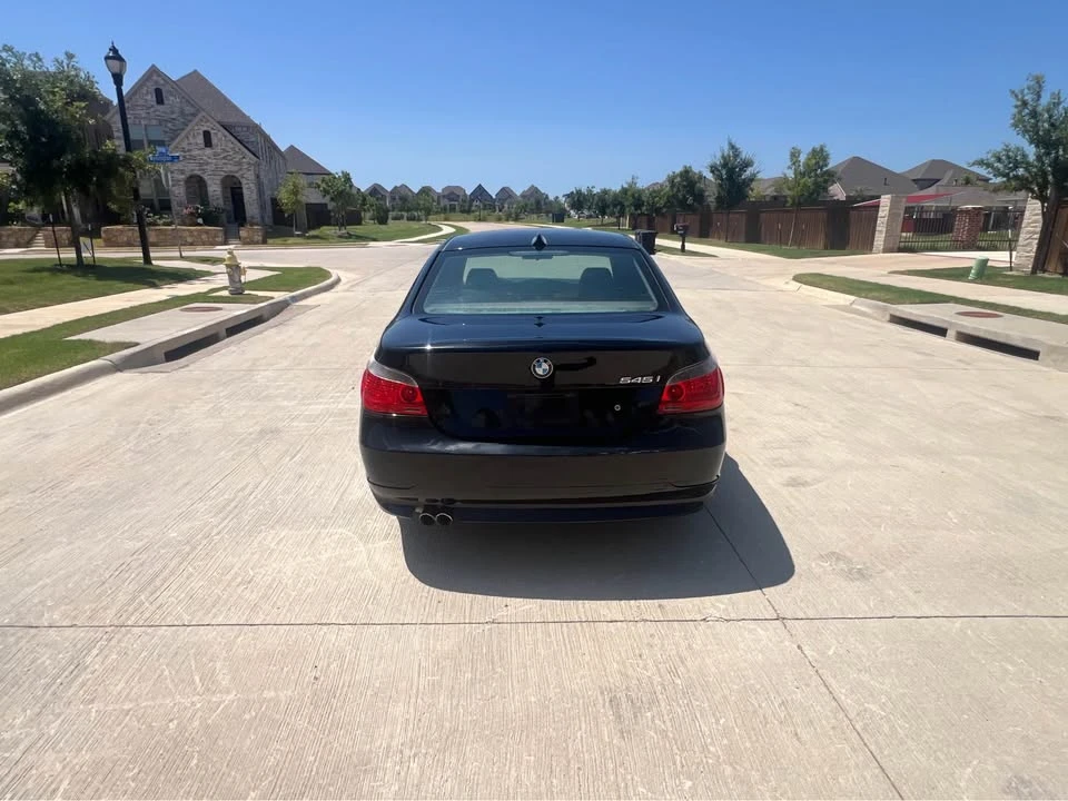 2005 BMW E60 545i & 550i Sedan - Image 7 of 19