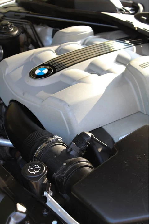 2005 BMW E60 545i & 550i Sedan - Image 11 of 13