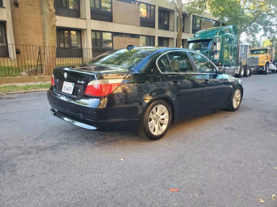 2005 BMW E60 545i & 550i Sedan - Image 4 of 16