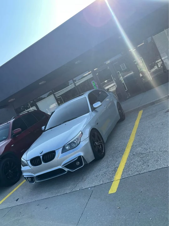 2005 BMW E60 545i & 550i Sedan - Image 6 of 9