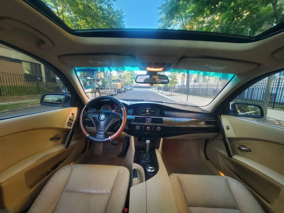2005 BMW E60 545i & 550i Sedan - Image 11 of 16