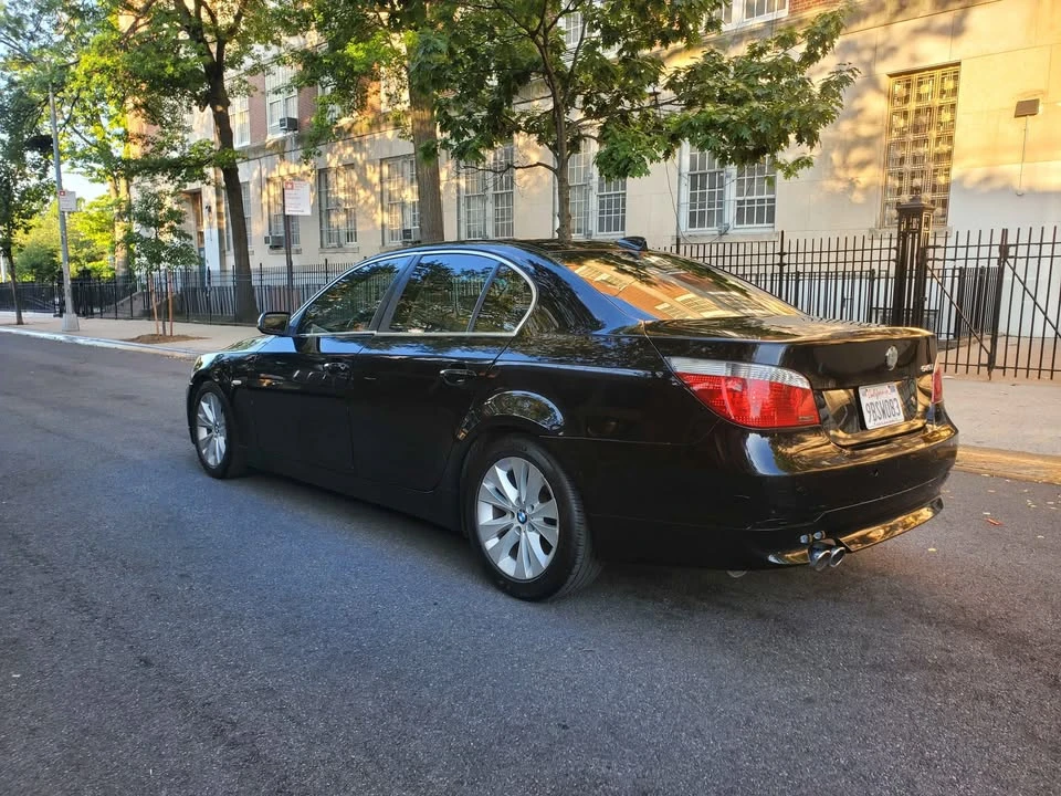 2005 BMW E60 545i & 550i Sedan - Image 5 of 16