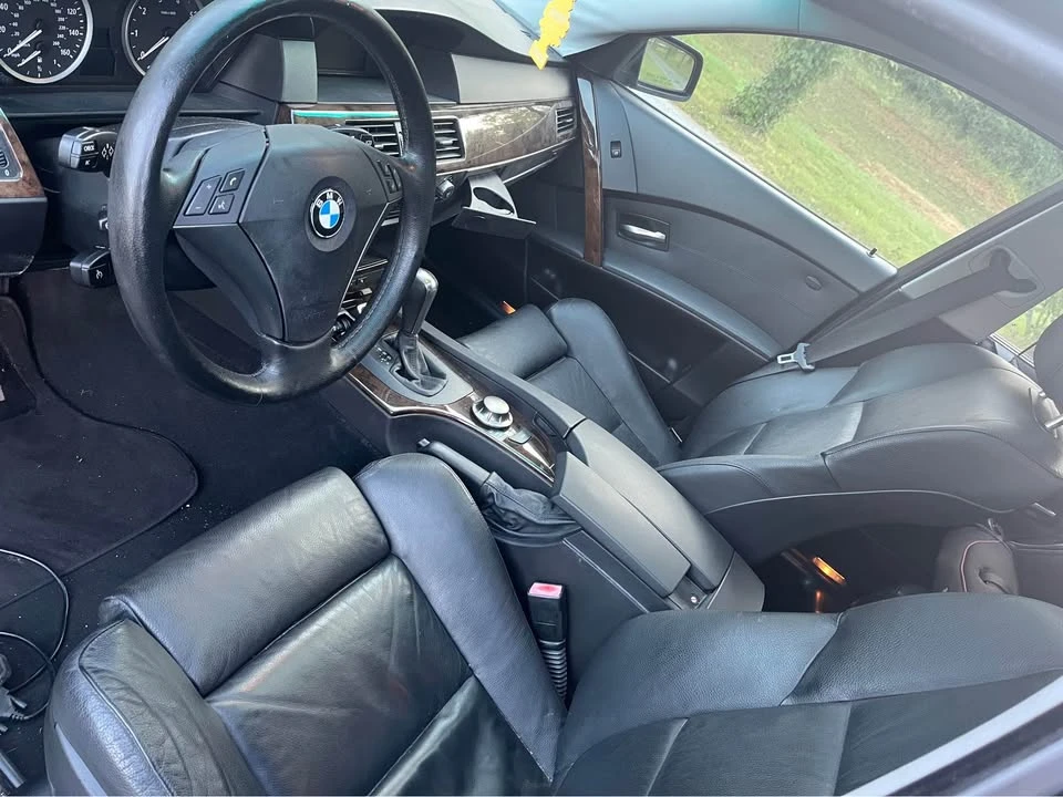 2005 BMW E60 545i & 550i Sedan - Image 4 of 13