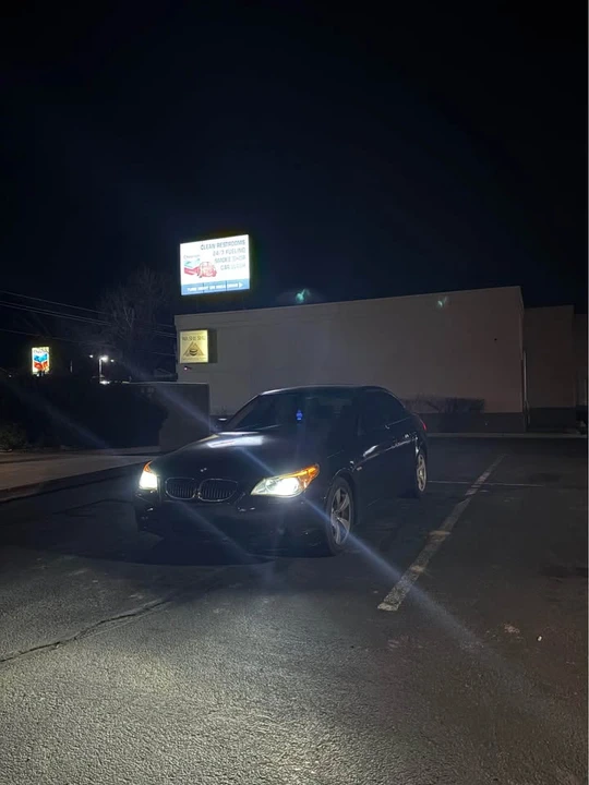 2005 BMW E60 5 Series Sedan - Image 2 of 2