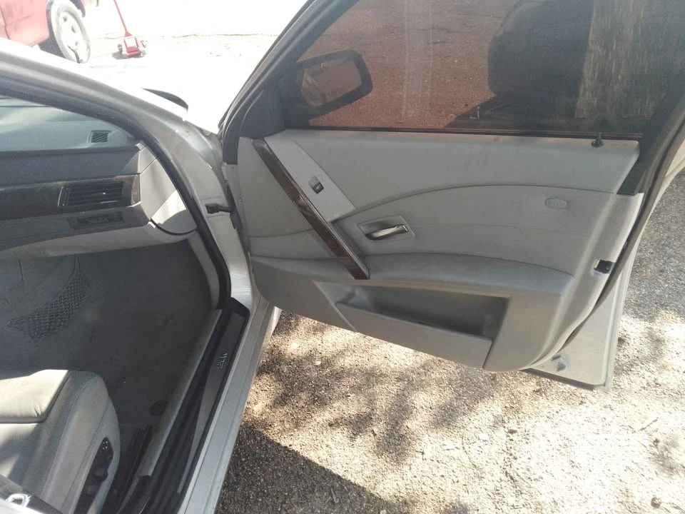 2005 BMW E60 545i & 550i Sedan - Image 6 of 11