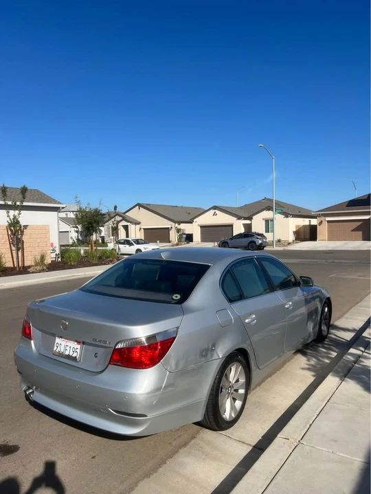 2005 BMW E60 545i & 550i Sedan - Image 6 of 8