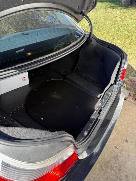 2005 BMW E60 545i & 550i Sedan - Image 3 of 5