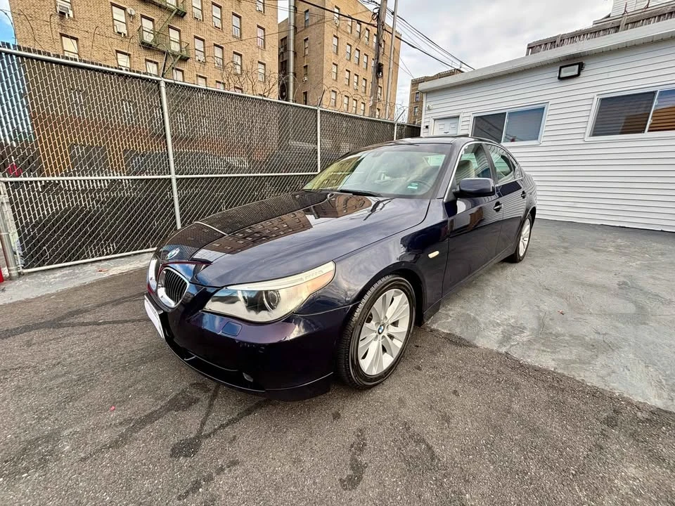 2005 BMW E60 545i & 550i Sedan - Image 2 of 18