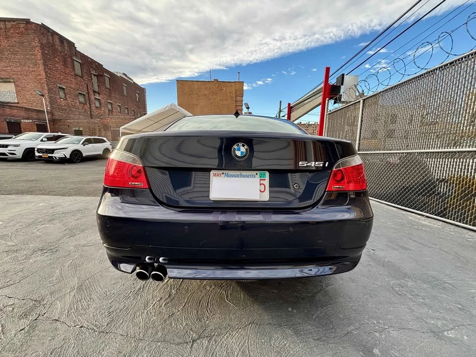 2005 BMW E60 545i & 550i Sedan - Image 17 of 18