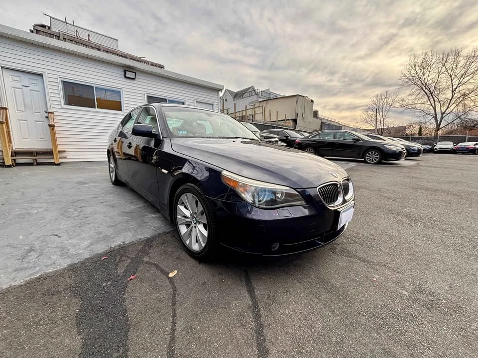 2005 BMW E60 545i & 550i Sedan - Image 8 of 18