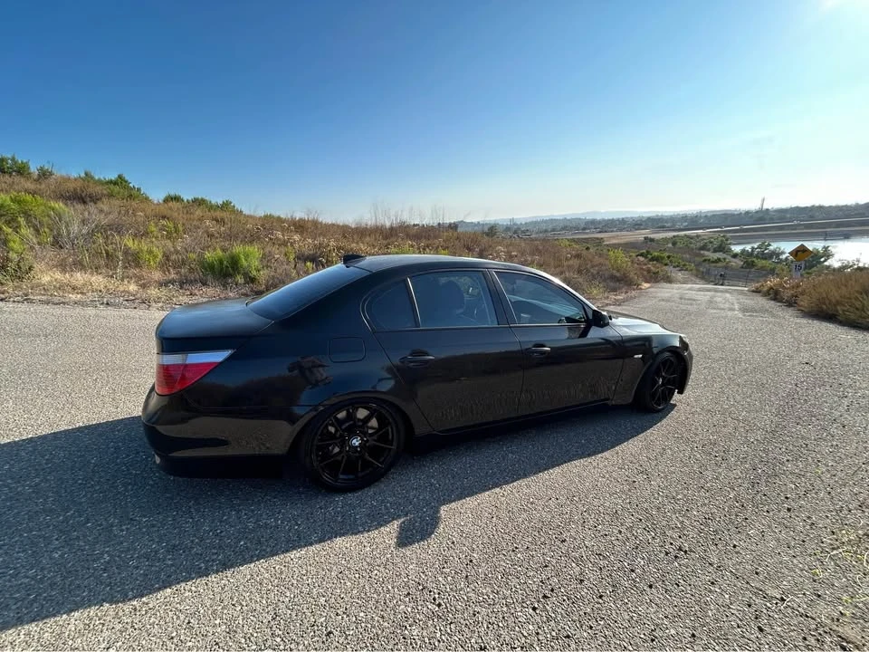 2005 BMW E60 545i & 550i Sedan - Image 4 of 7