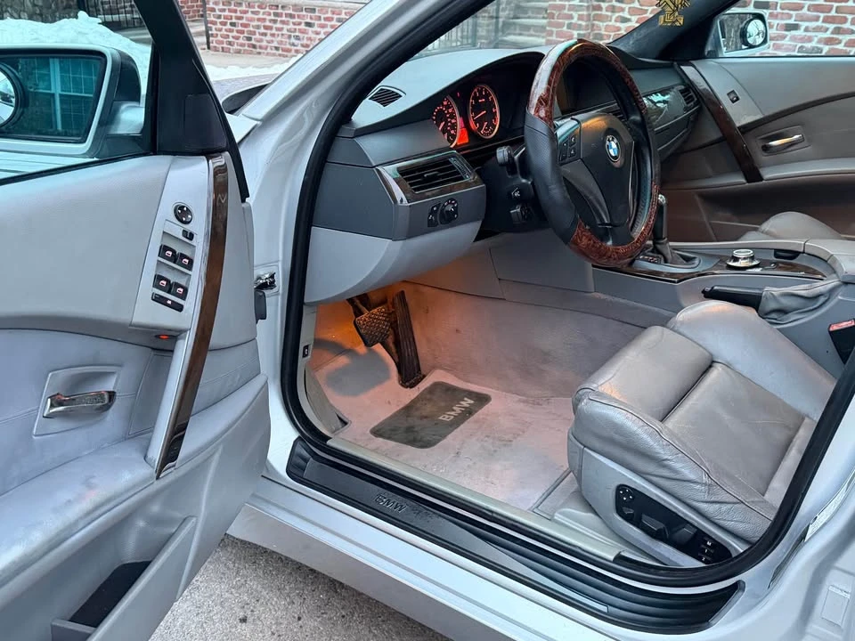2005 BMW E60 545i & 550i Sedan - Image 8 of 19