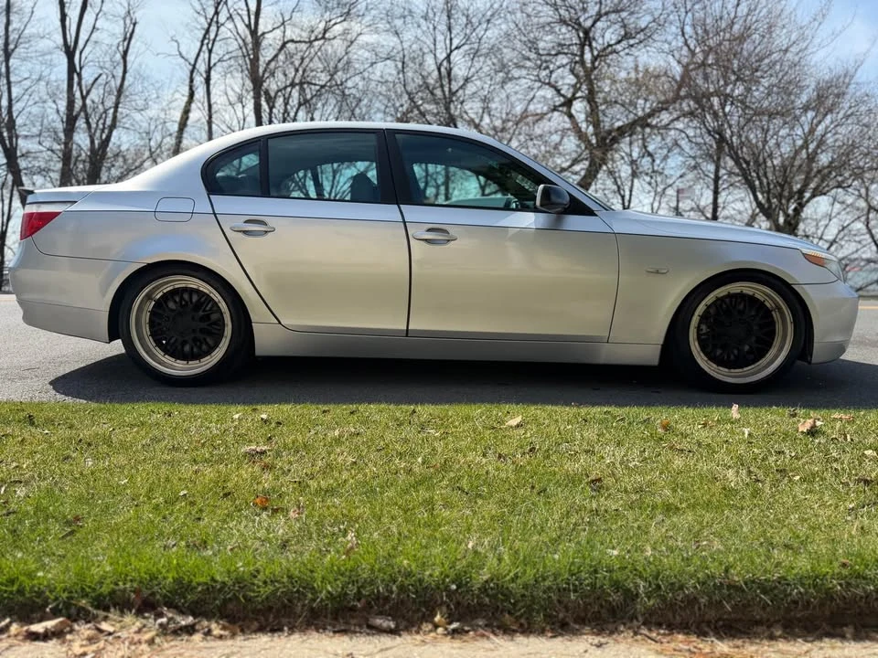 2005 BMW E60 545i & 550i Sedan - Image 4 of 19