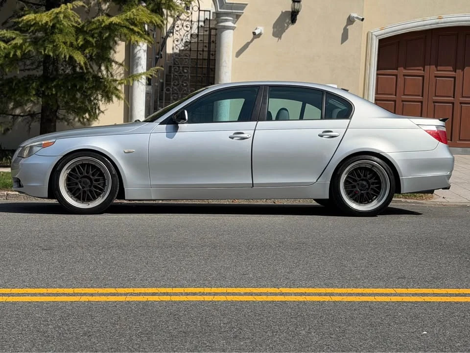 2005 BMW E60 545i & 550i Sedan - Image 3 of 19