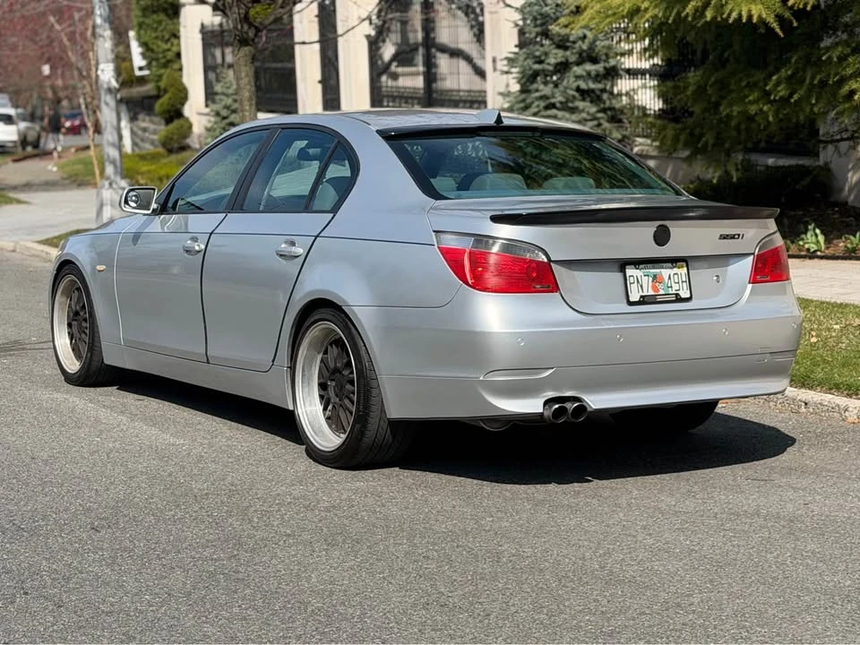 2005 BMW E60 545i & 550i Sedan - Image 7 of 19
