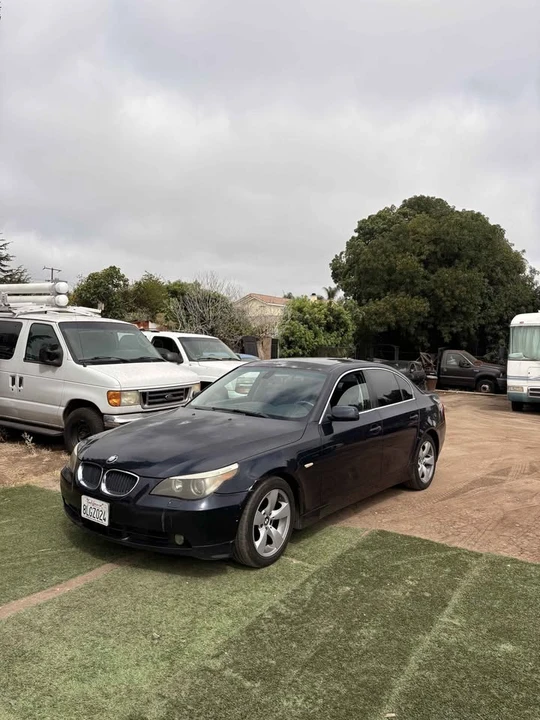 2005 BMW E60 5 Series Sedan - Image 2 of 2