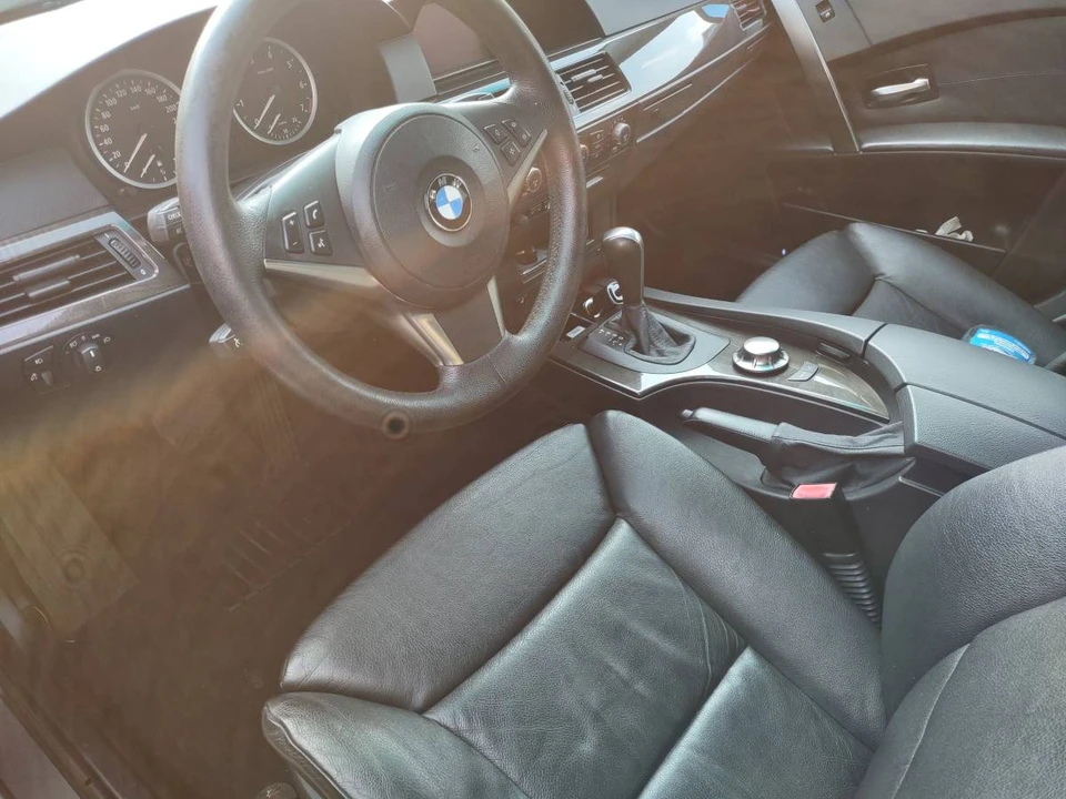 2005 BMW E60 545i & 550i Sedan - Image 4 of 7