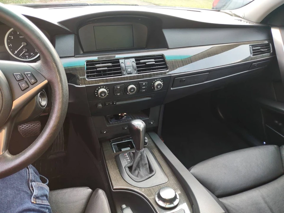 2005 BMW E60 545i & 550i Sedan - Image 2 of 7