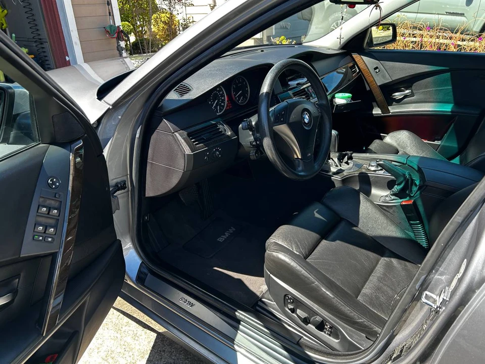 2005 BMW E60 545i & 550i Sedan - Image 6 of 10