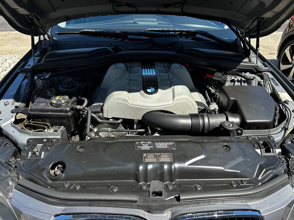 2005 BMW E60 545i & 550i Sedan - Image 5 of 10