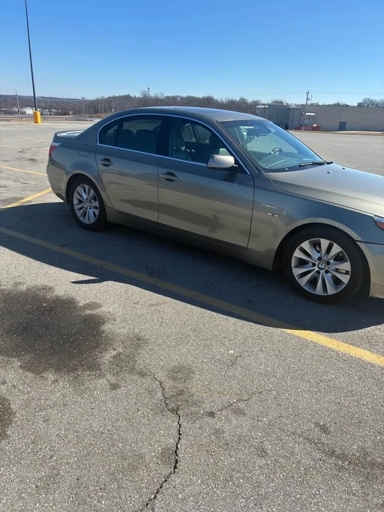 2005 BMW E60 545i & 550i Sedan - Image 3 of 4