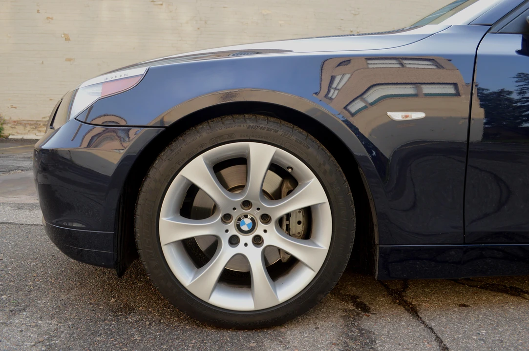 2005 BMW E60 545i & 550i Sedan - Image 29 of 31
