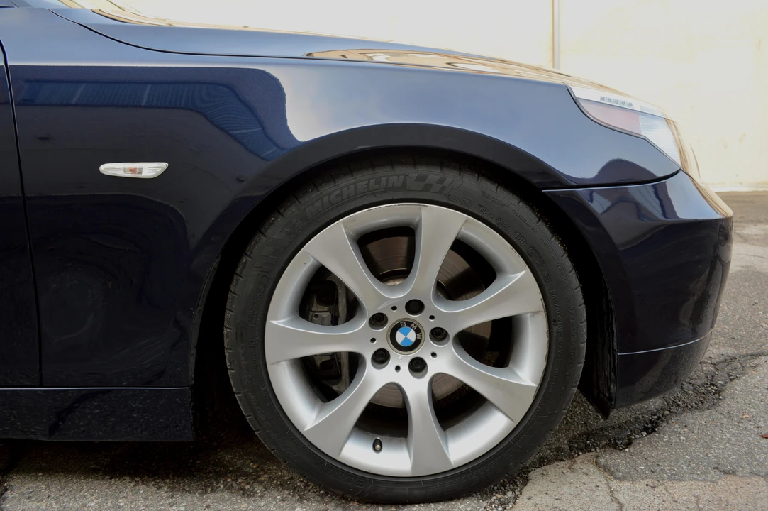 2005 BMW E60 545i & 550i Sedan - Image 31 of 31