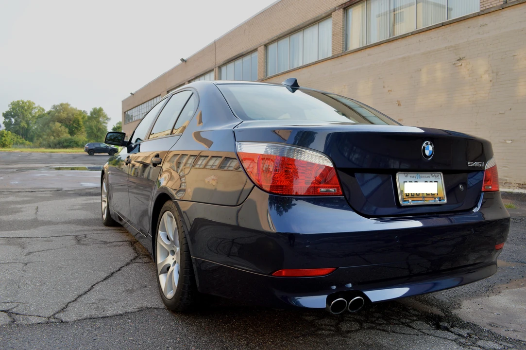 2005 BMW E60 545i & 550i Sedan - Image 13 of 31