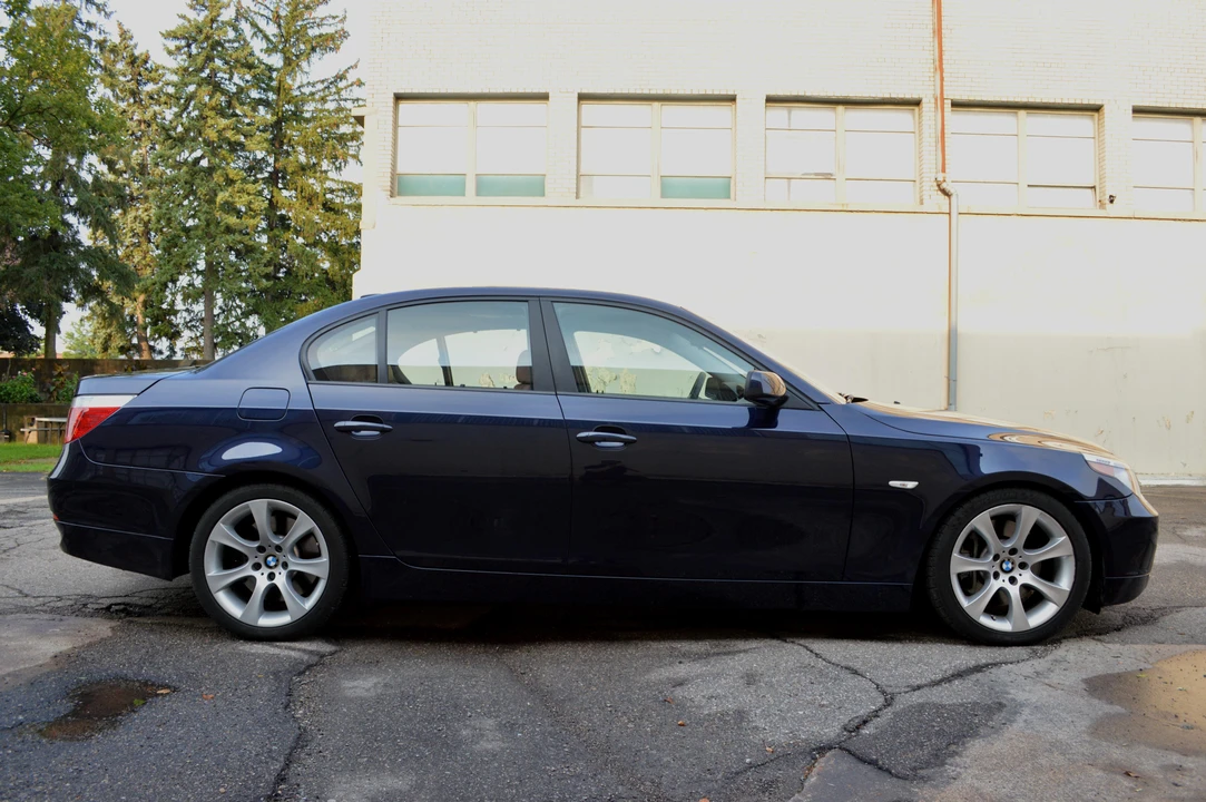 2005 BMW E60 545i & 550i Sedan - Image 3 of 31