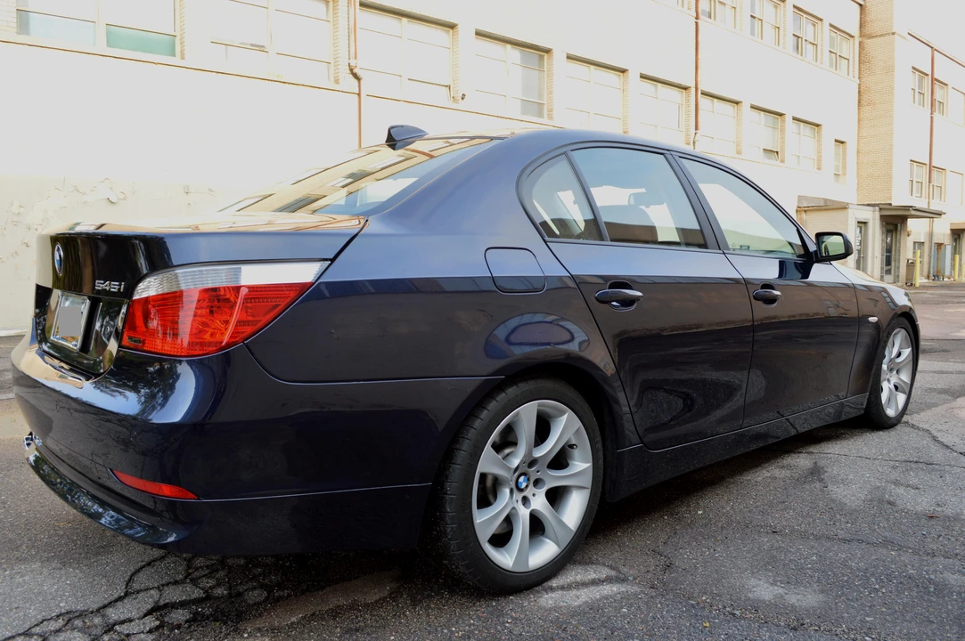 2005 BMW E60 545i & 550i Sedan - Image 17 of 31