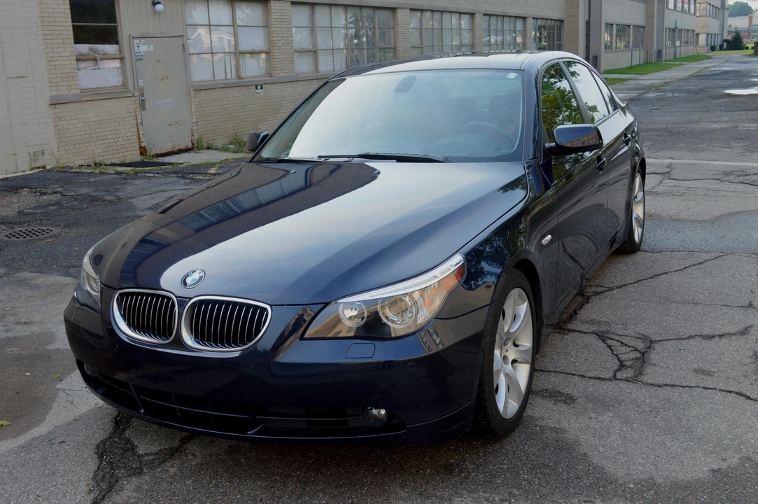 2005 BMW E60 545i & 550i Sedan - Image 11 of 31