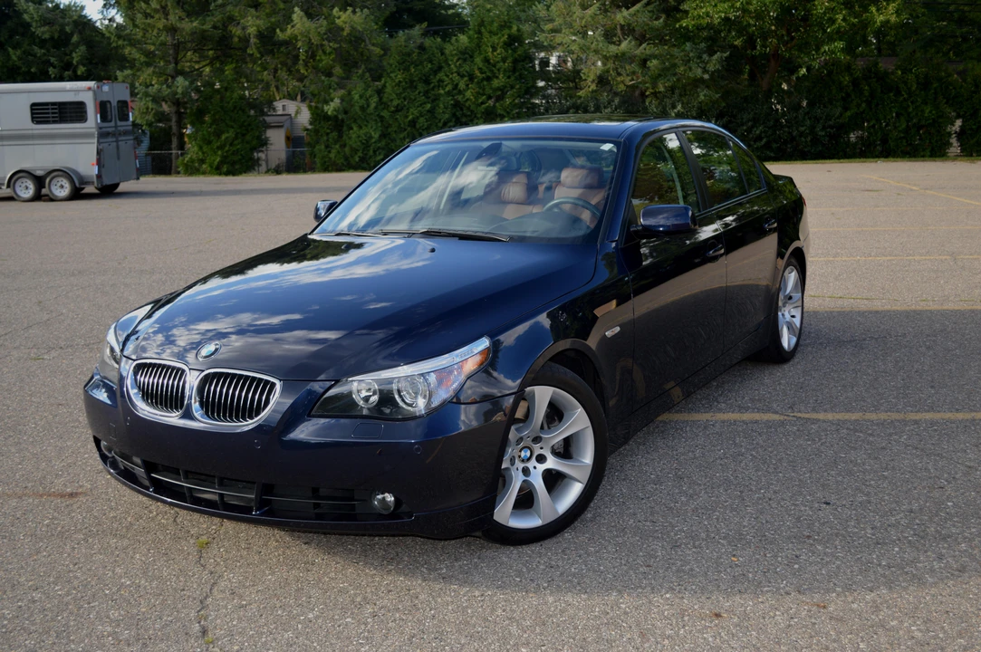 2005 BMW E60 545i & 550i Sedan - Image 10 of 31