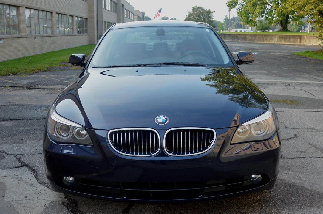 2005 BMW E60 545i & 550i Sedan - Image 8 of 31