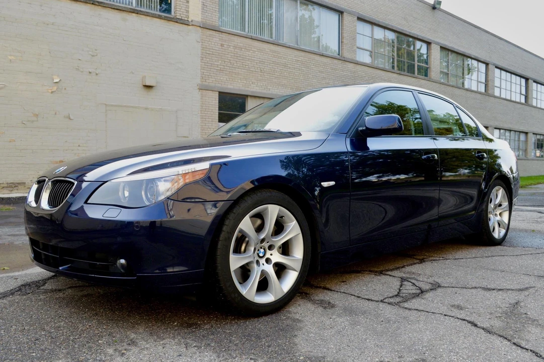 2005 BMW E60 545i & 550i Sedan - Image 6 of 31
