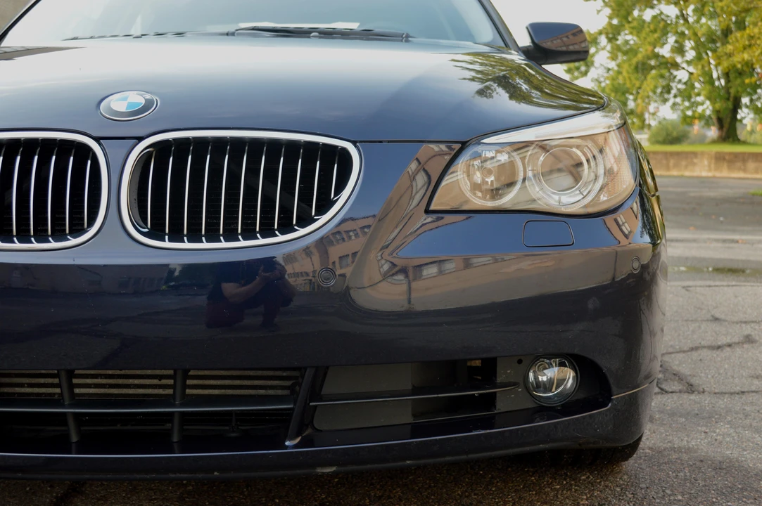 2005 BMW E60 545i & 550i Sedan - Image 24 of 31