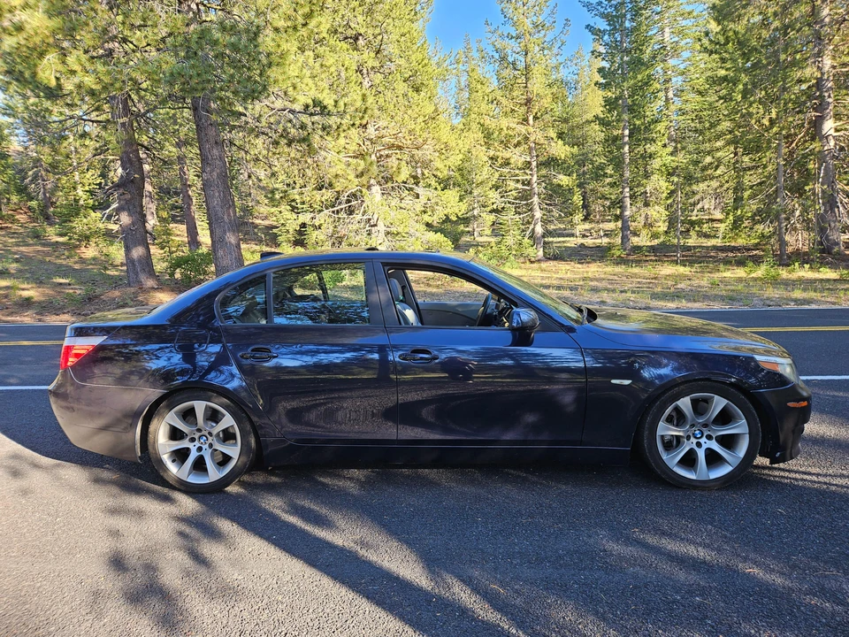 2005 BMW E60 545i & 550i Sedan - Image 13 of 31