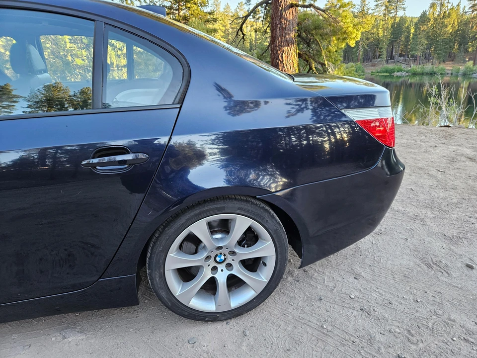 2005 BMW E60 545i & 550i Sedan - Image 18 of 31