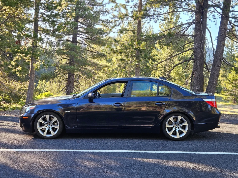 2005 BMW E60 545i & 550i Sedan - Image 8 of 31