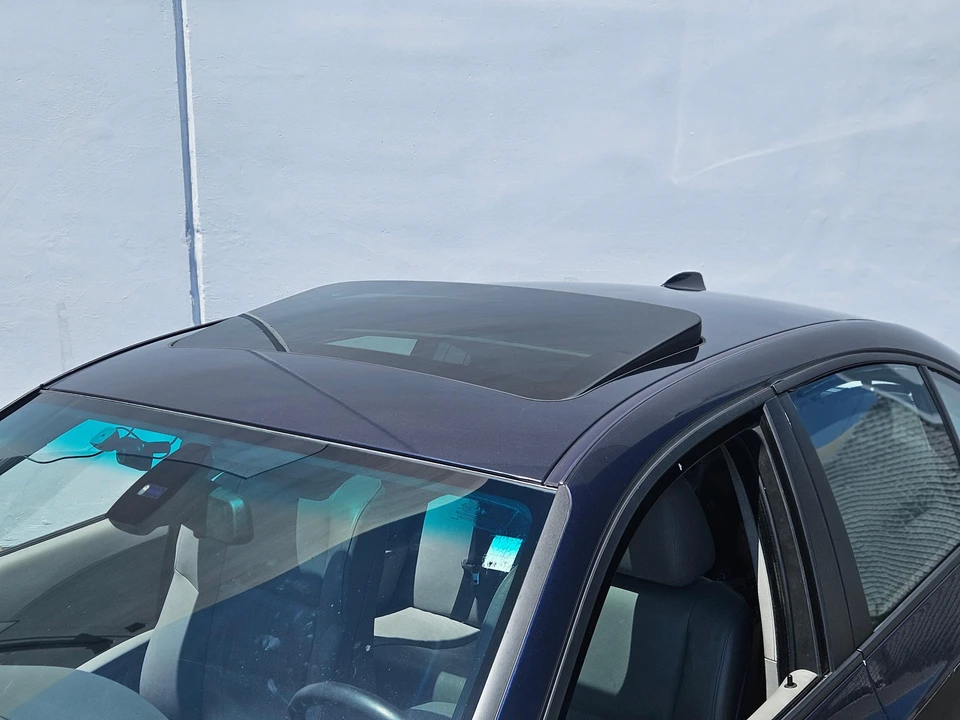 2005 BMW E60 545i & 550i Sedan - Image 14 of 31