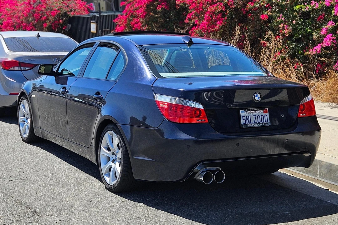 2005 BMW E60 545i & 550i Sedan - Image 10 of 31