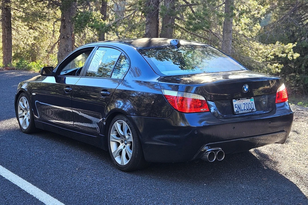 2005 BMW E60 545i & 550i Sedan - Image 4 of 31