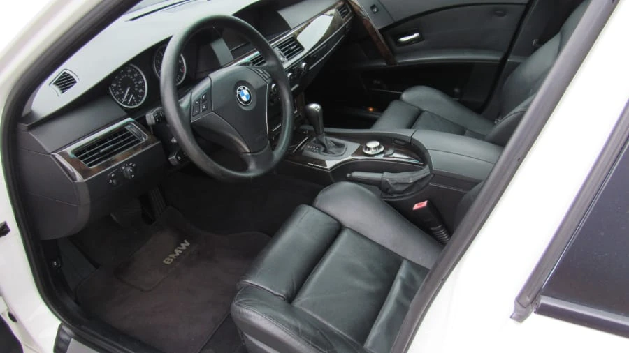 2005 BMW E60 545i & 550i Sedan - Image 4 of 9