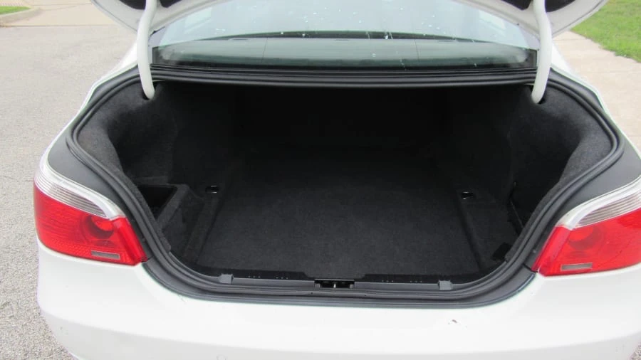 2005 BMW E60 545i & 550i Sedan - Image 7 of 9
