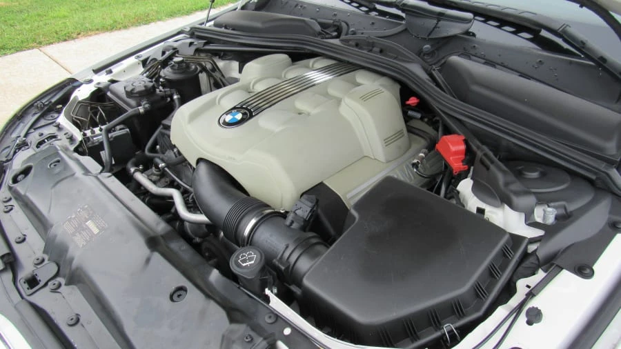 2005 BMW E60 545i & 550i Sedan - Image 8 of 9